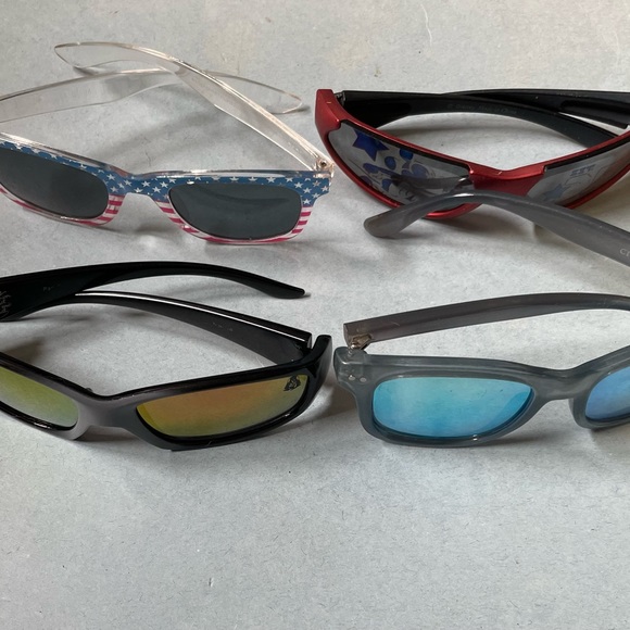 EUC Disney + Star Wars + More Kids Oval Sunglasses (Set of 4) - Picture 2 of 8